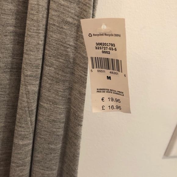 GAP gray tank top keyhole button - Picture 2 of 3